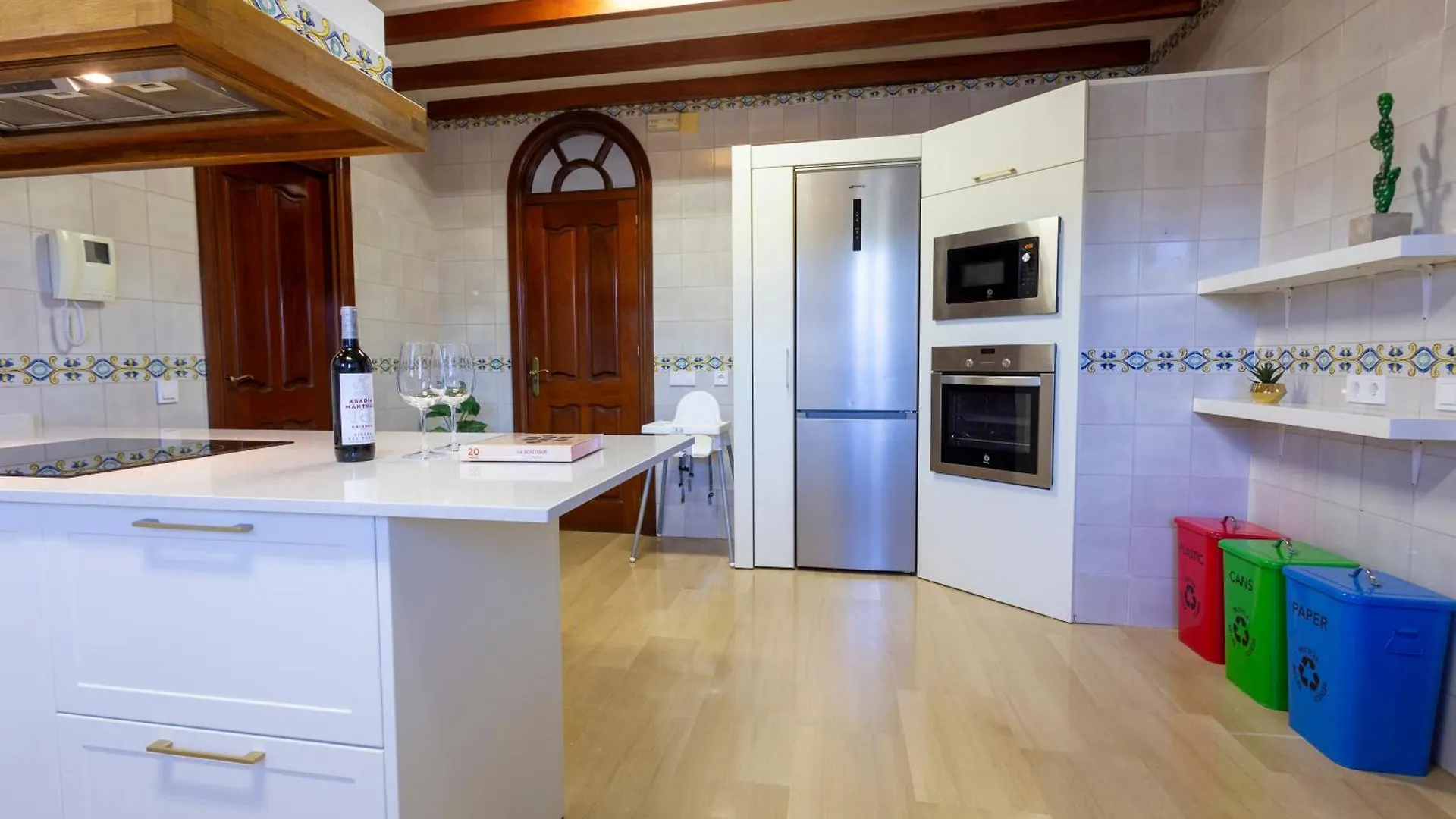 Andalusian Villa On The Sea And The Bay Of Malaga contacts